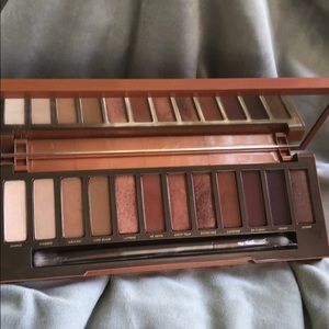 Urban Decay Naked Heat palette